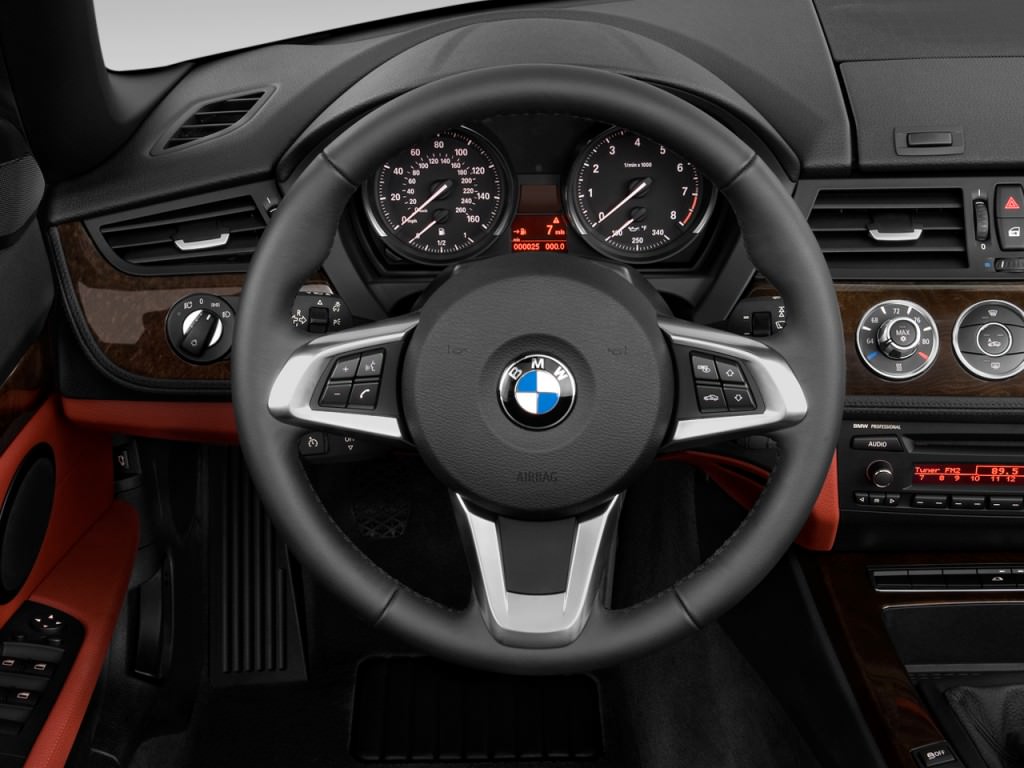 داخلية BMW Z4 2012