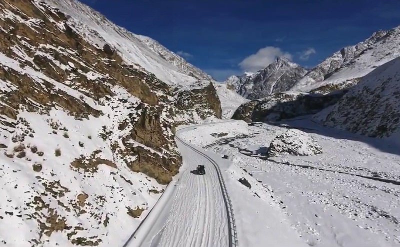 طريق جبلي في باكستان.jpg