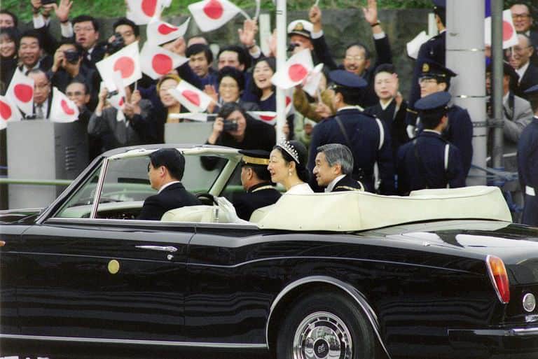تتويج امبراطور اليابان سيارة رولز رويس 1990
