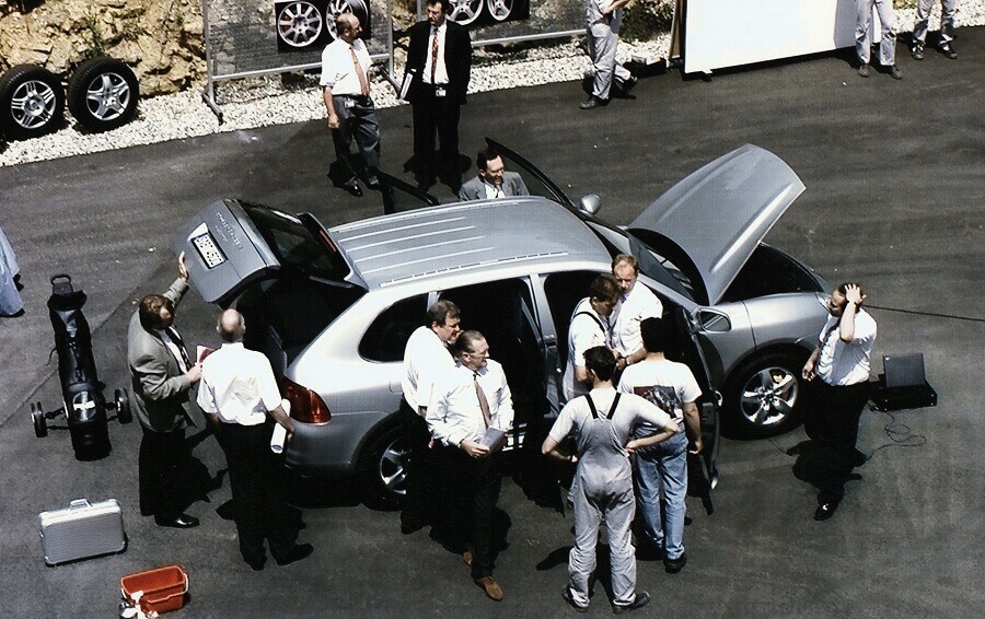 20 عاماً على ظهور أول سيارة بورش كايين (5)