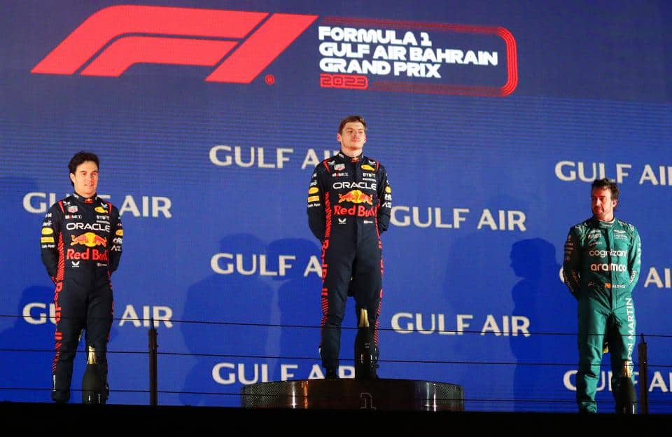 ماكس فيرستابن يفوز بسباق البحرين في الفورمولا 1