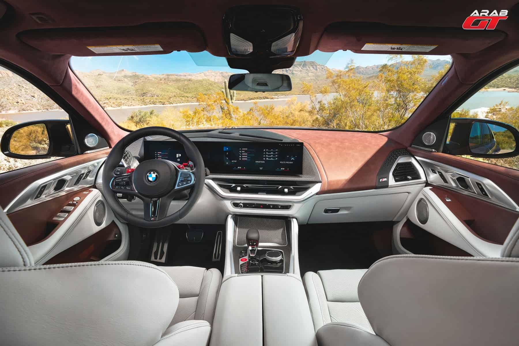 المقصورة الداخلية لسيارة BMW XM