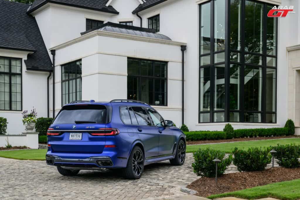 سيارة BMW X7 2023