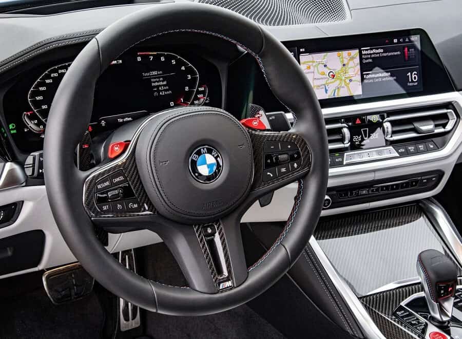سيارة BMW M3 Competition 2021 من الداخل