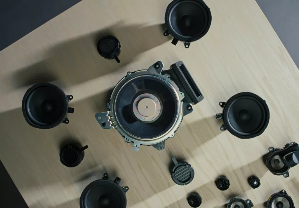 فولفو EX90 ستقدّم نظامًا صوتيًا رائعًا من Bowers & Wilkins 4