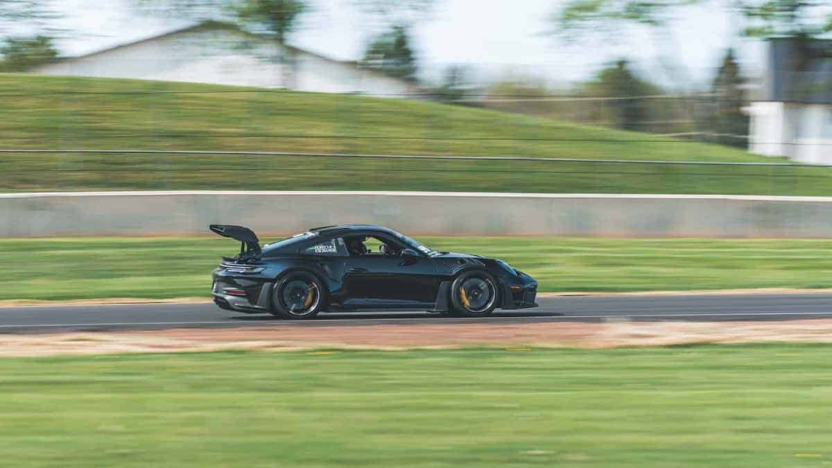 سيارة بورش 911 GT3 RS جديدة