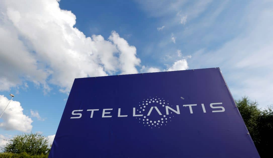 ستيلانتيس تسعى لتقليل وزن بطاريات السيارات الكهربائية للنصف بحلول نهاية العقد