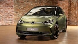 فولكس فاجن تخطط لتقليل إنتاج السيارات الكهربائية في أكتوبر