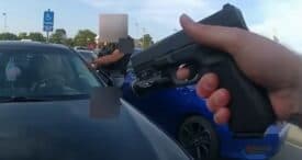شرطي يطلق رصاصة قاتلة على سائقة حامل متهمة بالسرقة
