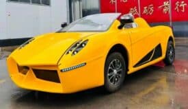 ظهور سيارة كهربائية غريبة جدًا في الصين بسعر لا يُصدّق!