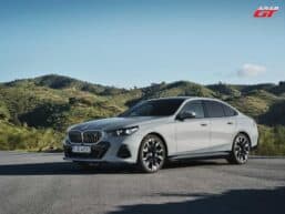 BMW الفئة الخامسة تحصد جائزة أفضل سيارة نسائية 2024 في هذه الفئة