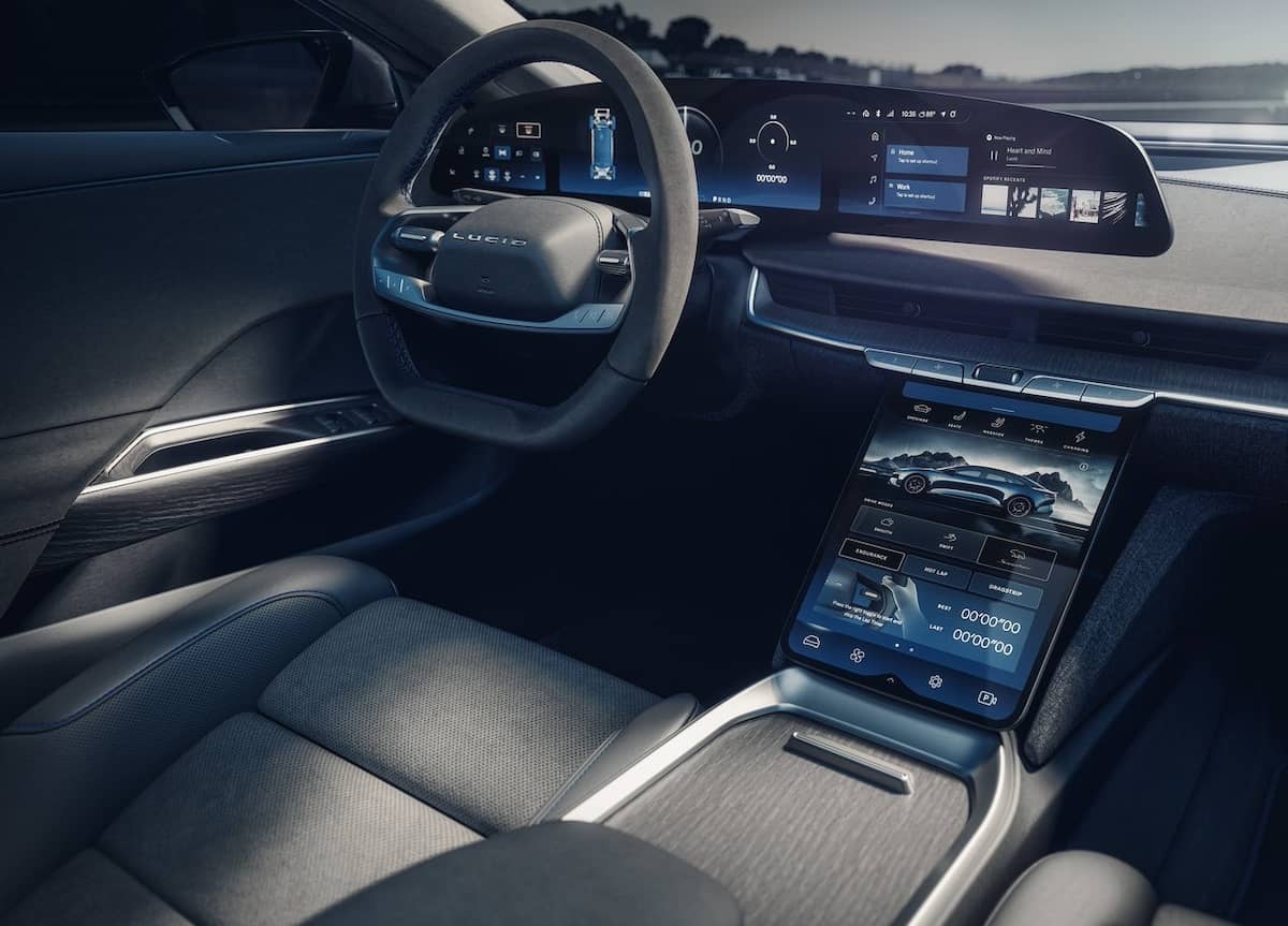 شاشات سيارة لوسيد اير سافاير