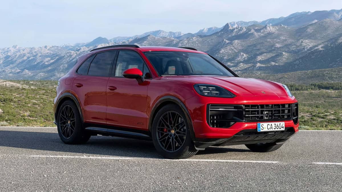 أسرع سيارات SUV 2025