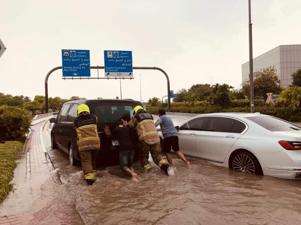 الإمارات للتأمين توضح حول تعويض السيارات المتضررة من الأمطار
