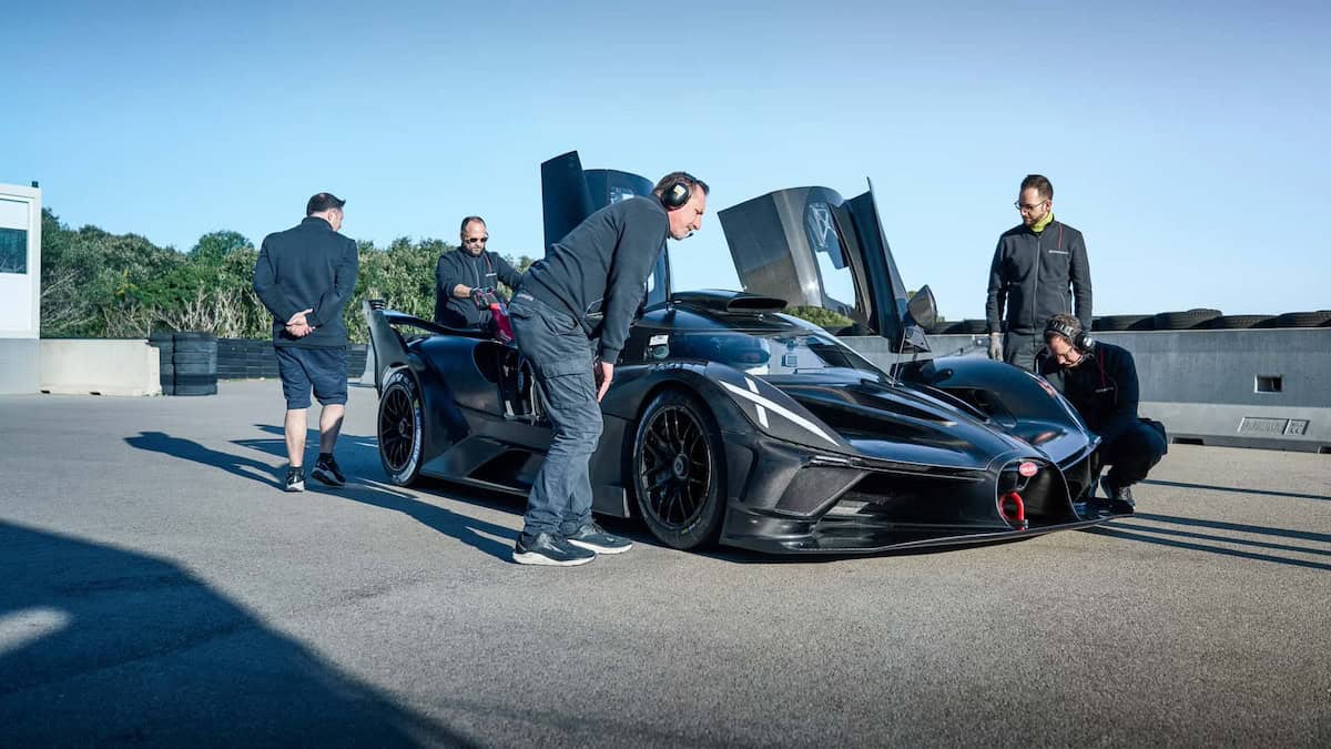 سيارة بوغاتي الجديدة