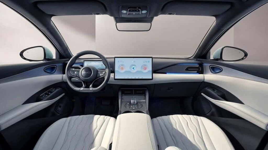 شاشة سيارة BYD 2025