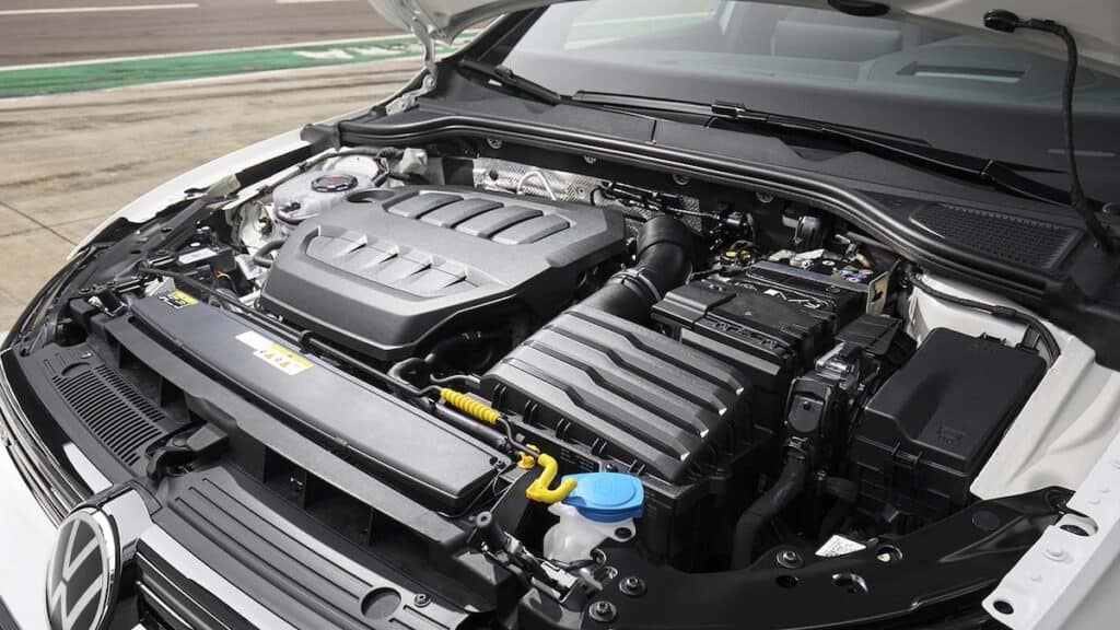 محرك سيارة جولف GTI كلبسبورت 2025