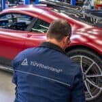 مهندس في مرسيدس