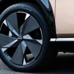 إطارات نيسان اريا 2025