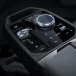 أزرار سيارة BMW iX 2026