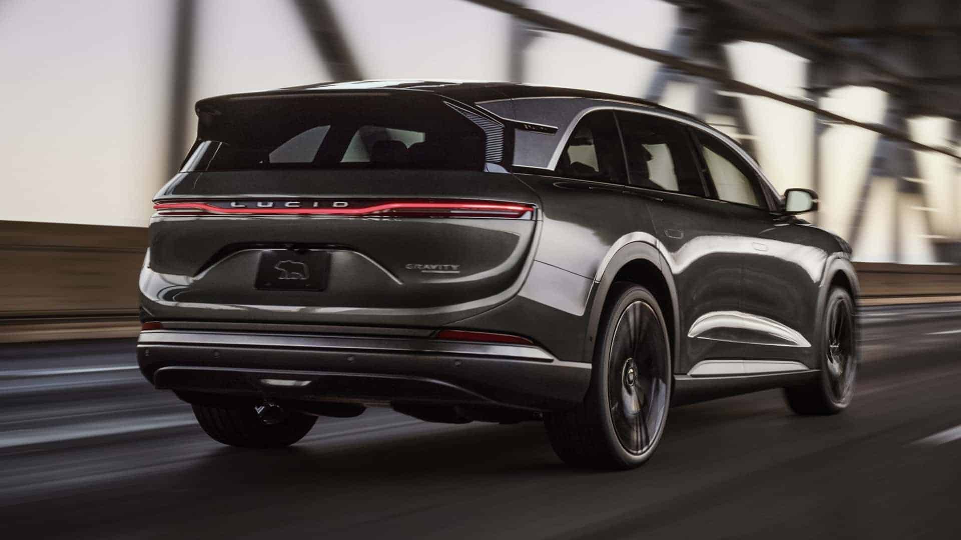 سيارة لوسيد جرافيتي 2025