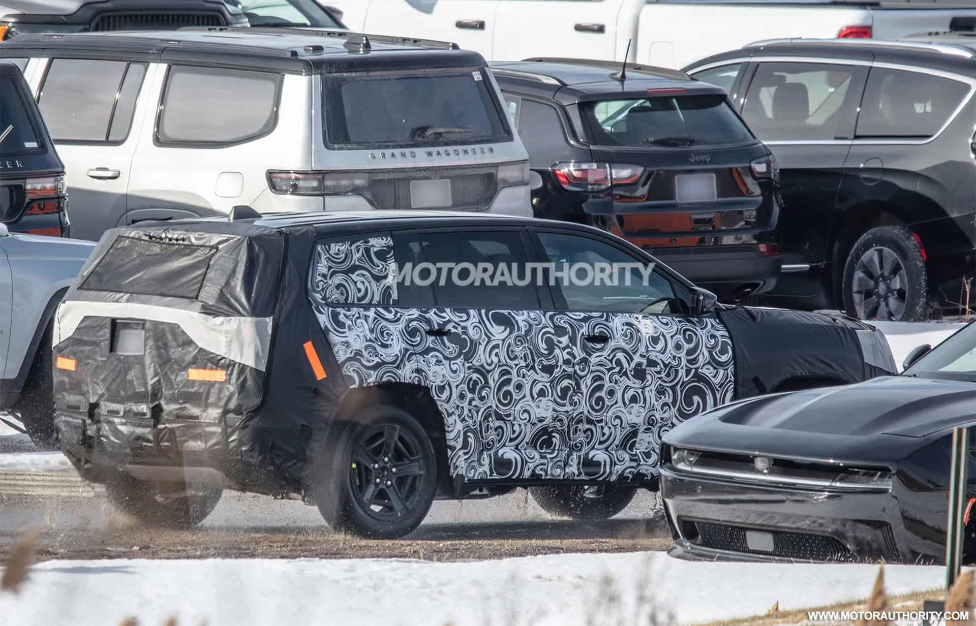 صور سيارة جيب شيروكي 2026