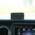 التحكم في أضواء سيارة جيب جلاديتور معدلة