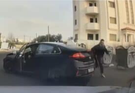 هجوم بالعصي على سيارة عائلة بالأردن والشرطة تقبض على الجناة