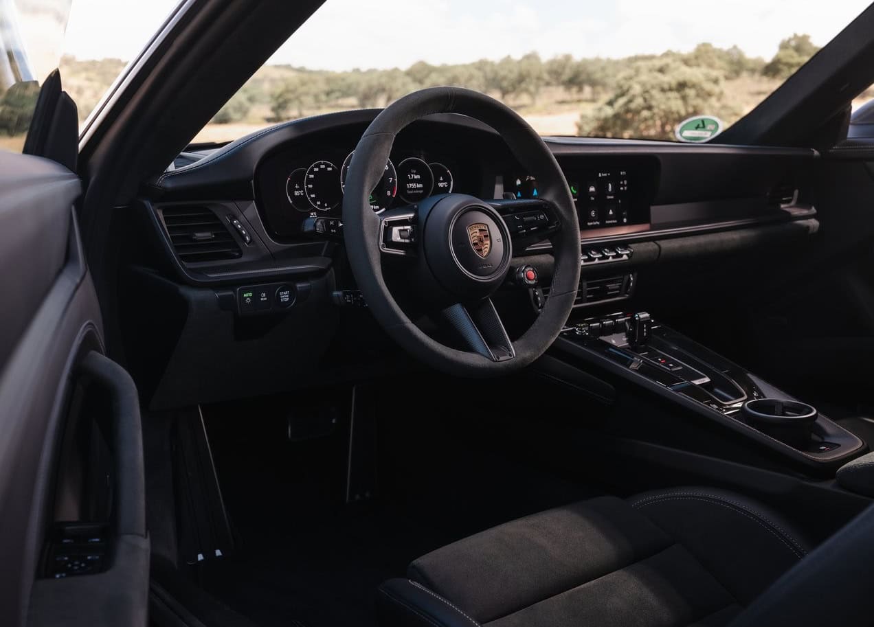 بورش 911 كاريرا GTS من الداخل