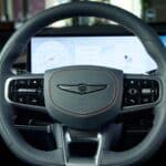 مقود سيارة جينيسيس GV70 2026