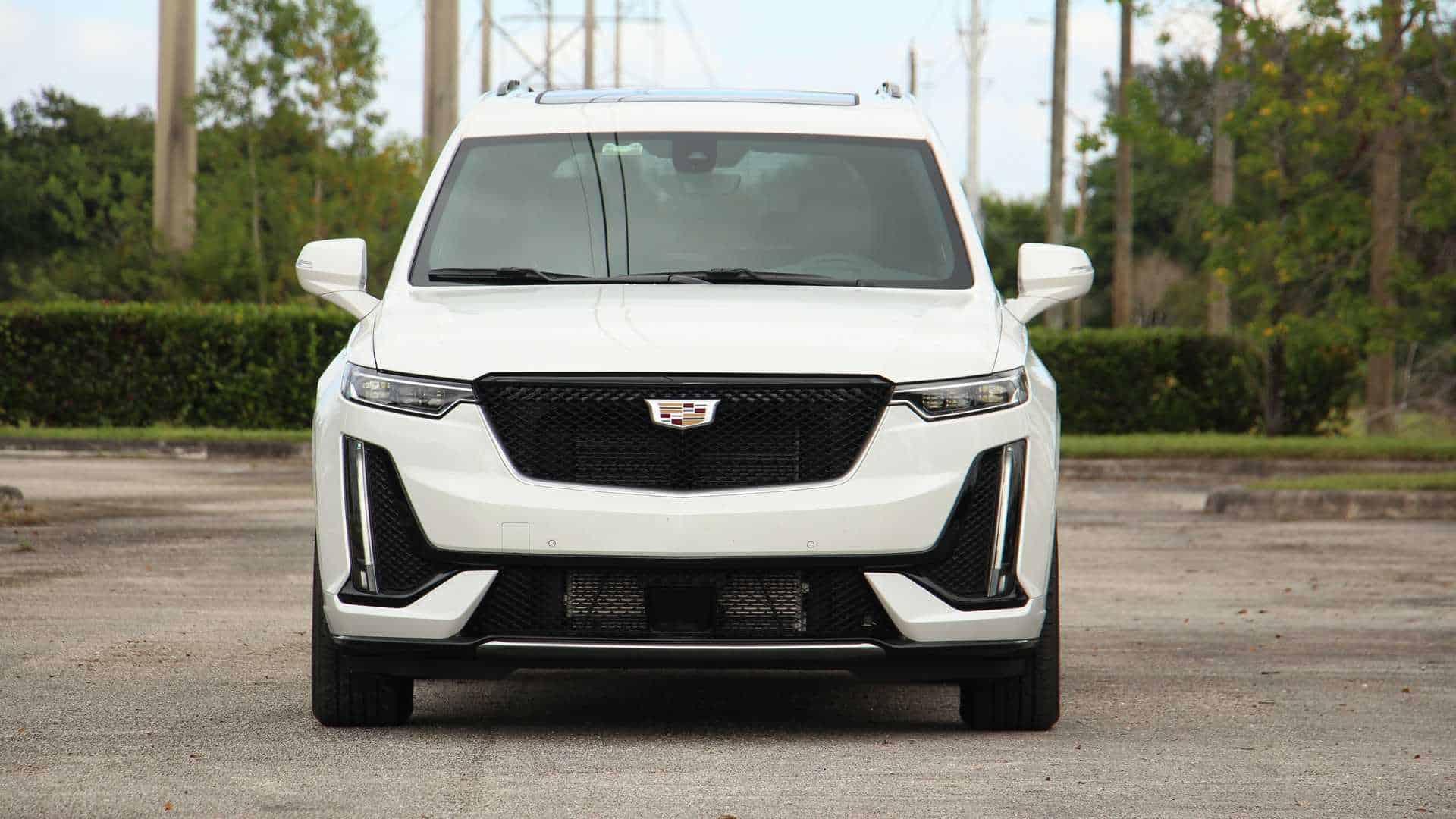 سيارة كاديلاك XT6 جديدة
