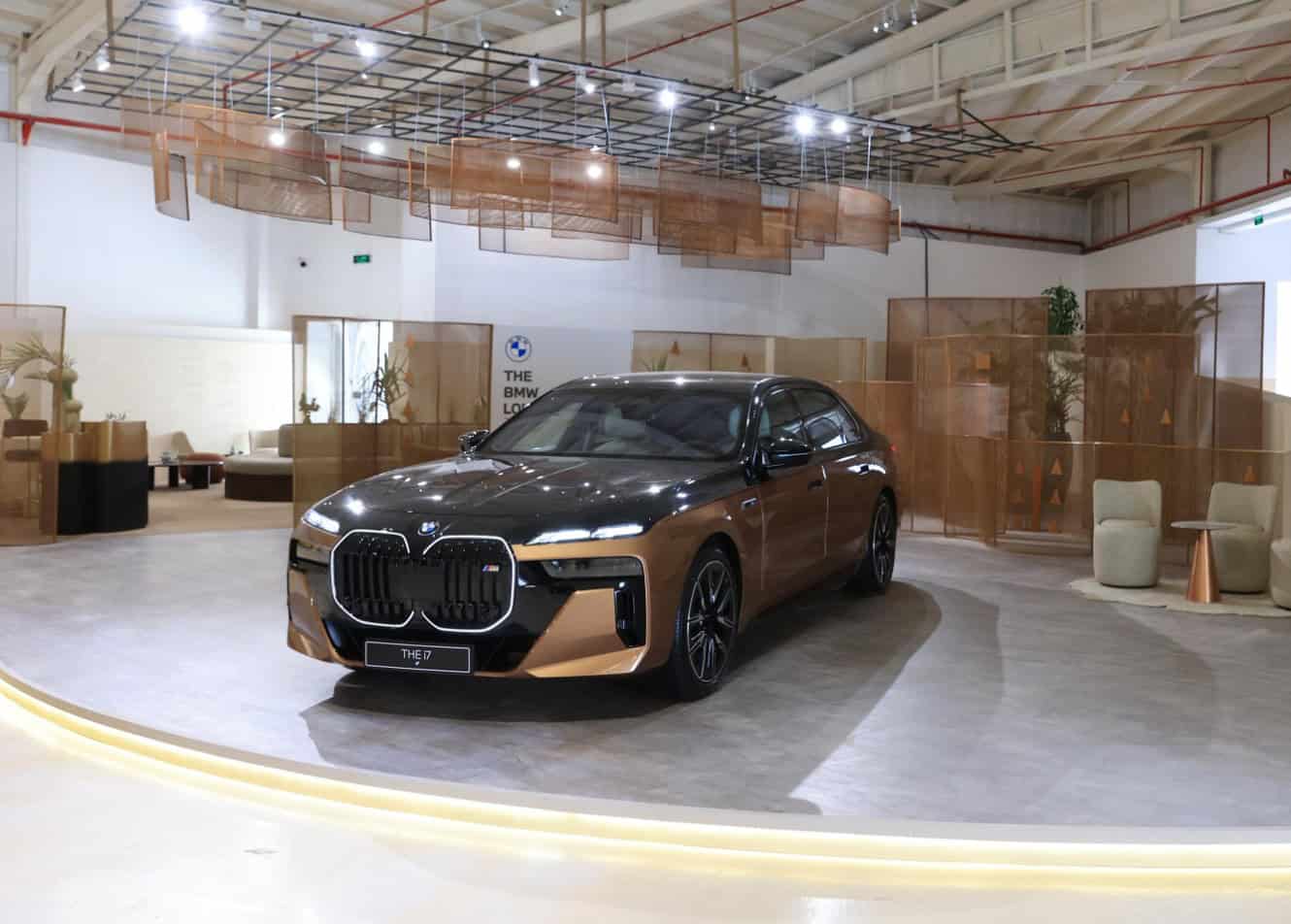 BMW السعودية ترعى معرض داون تاون ديزاين الرياض وتتعاون مع مصممة سعودية