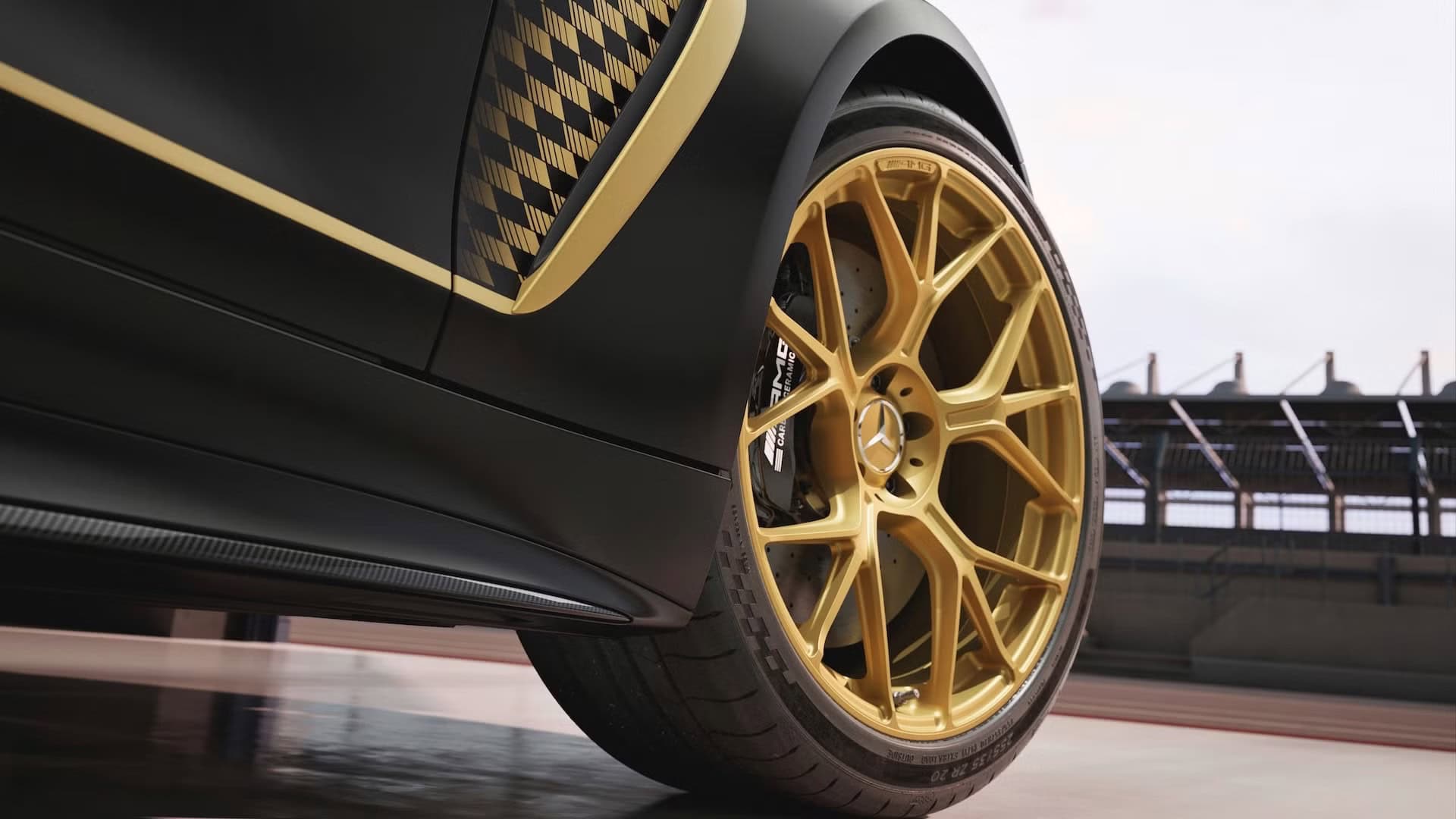 إطارات مرسيدس GT 63 2026