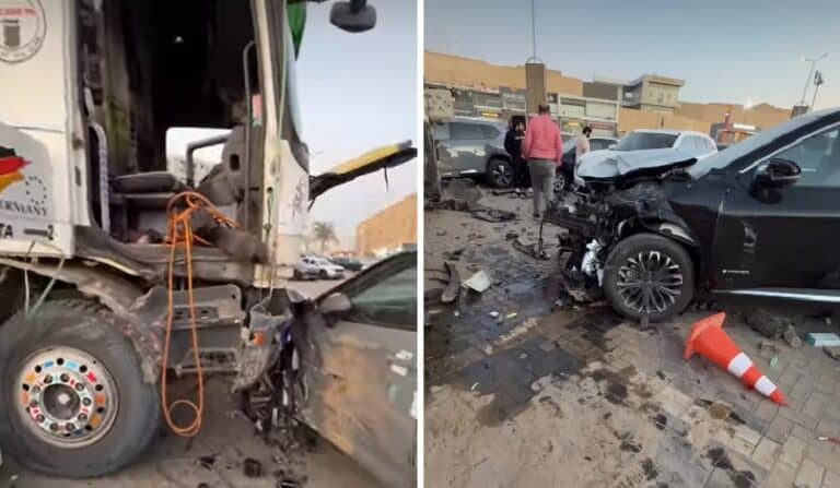 شاحنة ضخمة تحطم سيارات جديدة في ساحة معرض بمصر