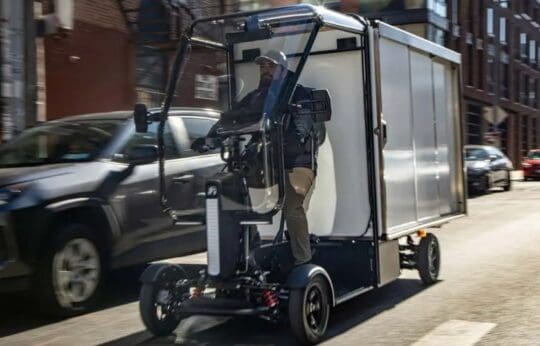 مركبة هوندا لتوصيل الطلبات