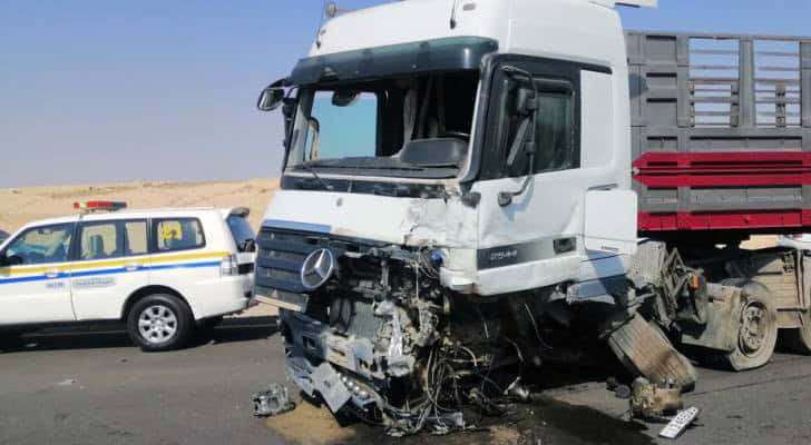 الشرطة الأردنية تحذر من القيادة بقرب الشاحنات لهذا السبب