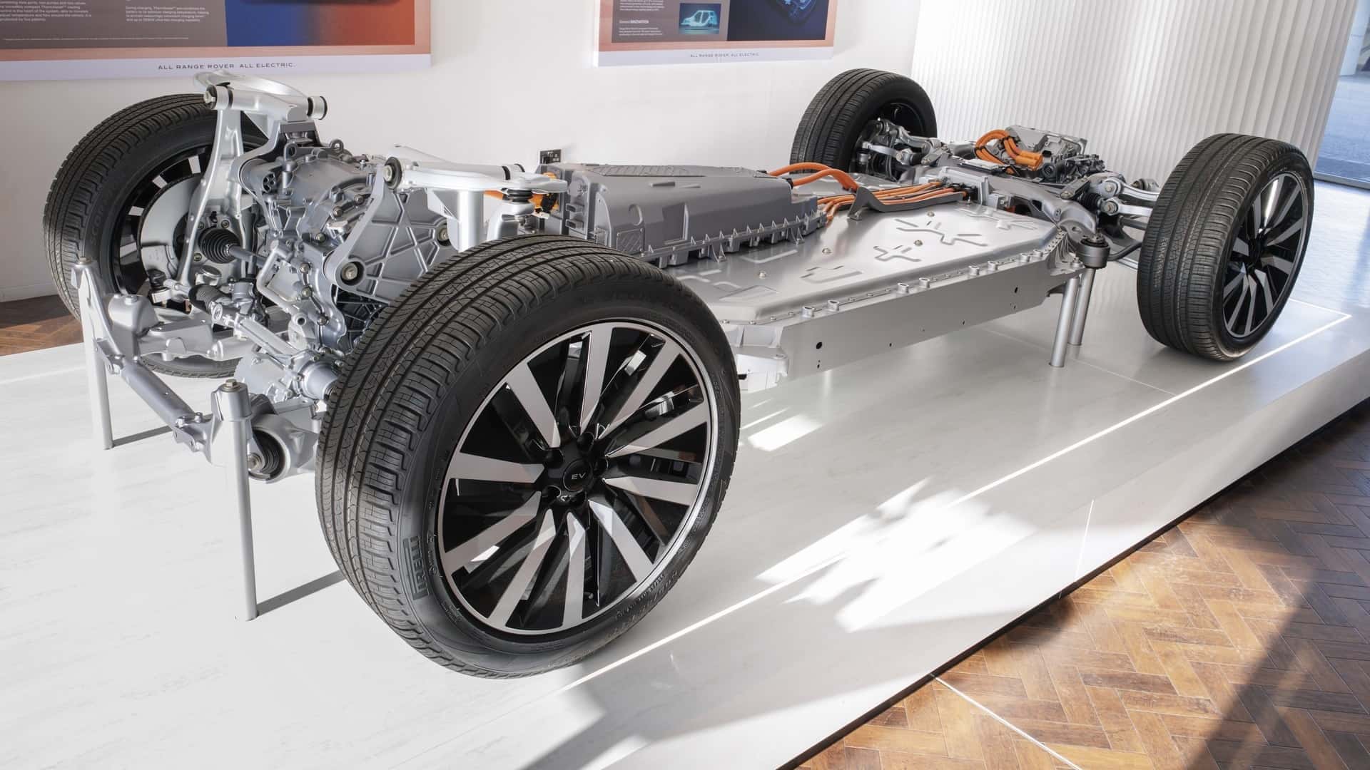 رنج روفر الكهربائية