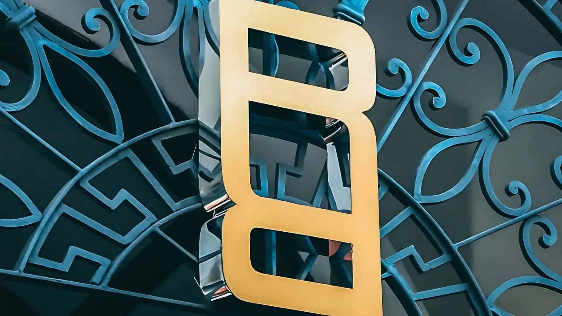 شعار رنج روفر جديد