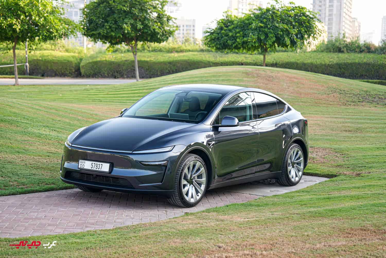 صور-سيارة-تسلا-موديل-y-2025