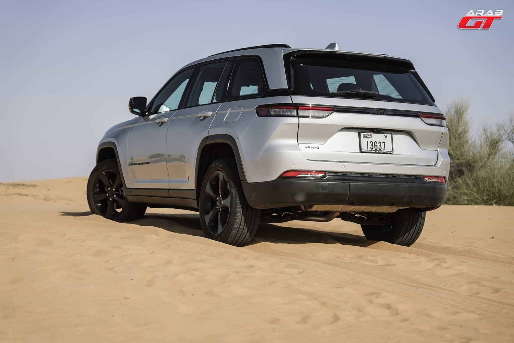 صور-سيارة-جيب-جراند-شيروكي-التيتيود-