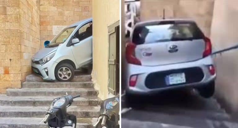 سائق لم ينتبه لخطأ خرائط غوغل فعلق بسيارته على درج بلبنان