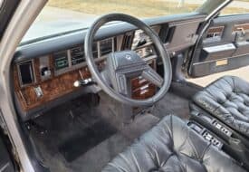 مقود سيارة كرايسلر نيويوركر