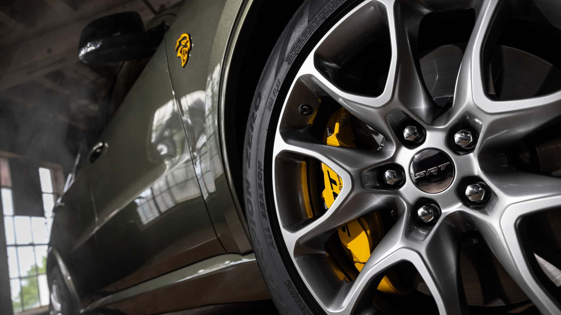 إطارات دودج دورانجو هيلكات 2026