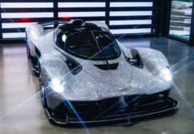 سيارة أستون مارتن فالكيري