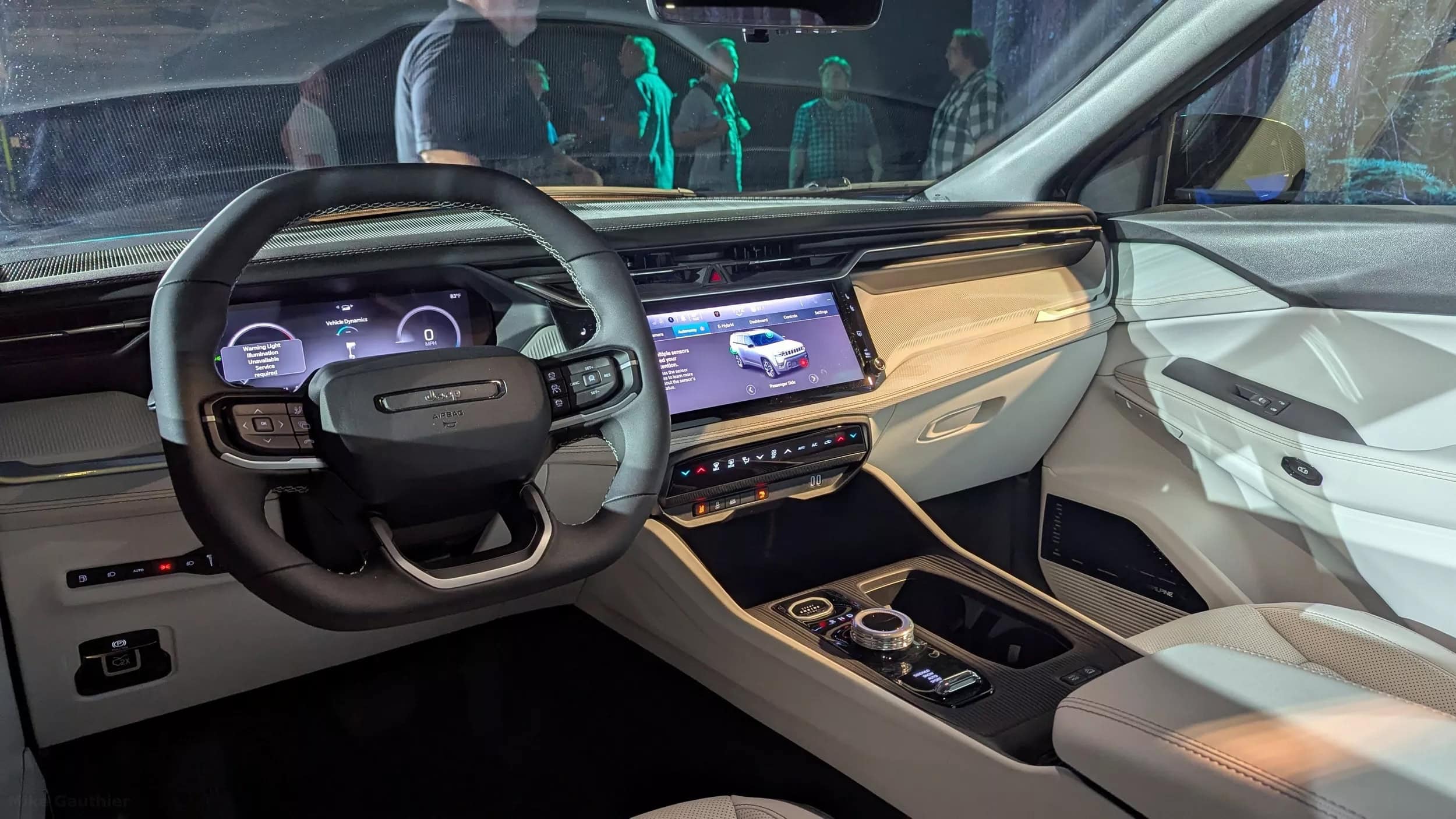 شاشات جيب شيروكي 2026