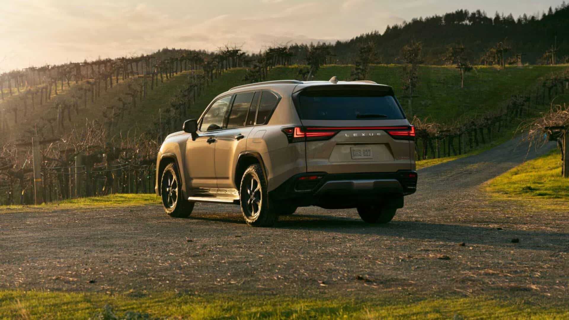 سيارة لكزس LX 2026