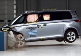 اختبار تصادم باص فولكس فاجن ID باز الكهربائي 2025