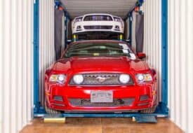 إحباط تهريب مئات السيارات الفاخرة داخل حاويات شحن وضبط العصابة