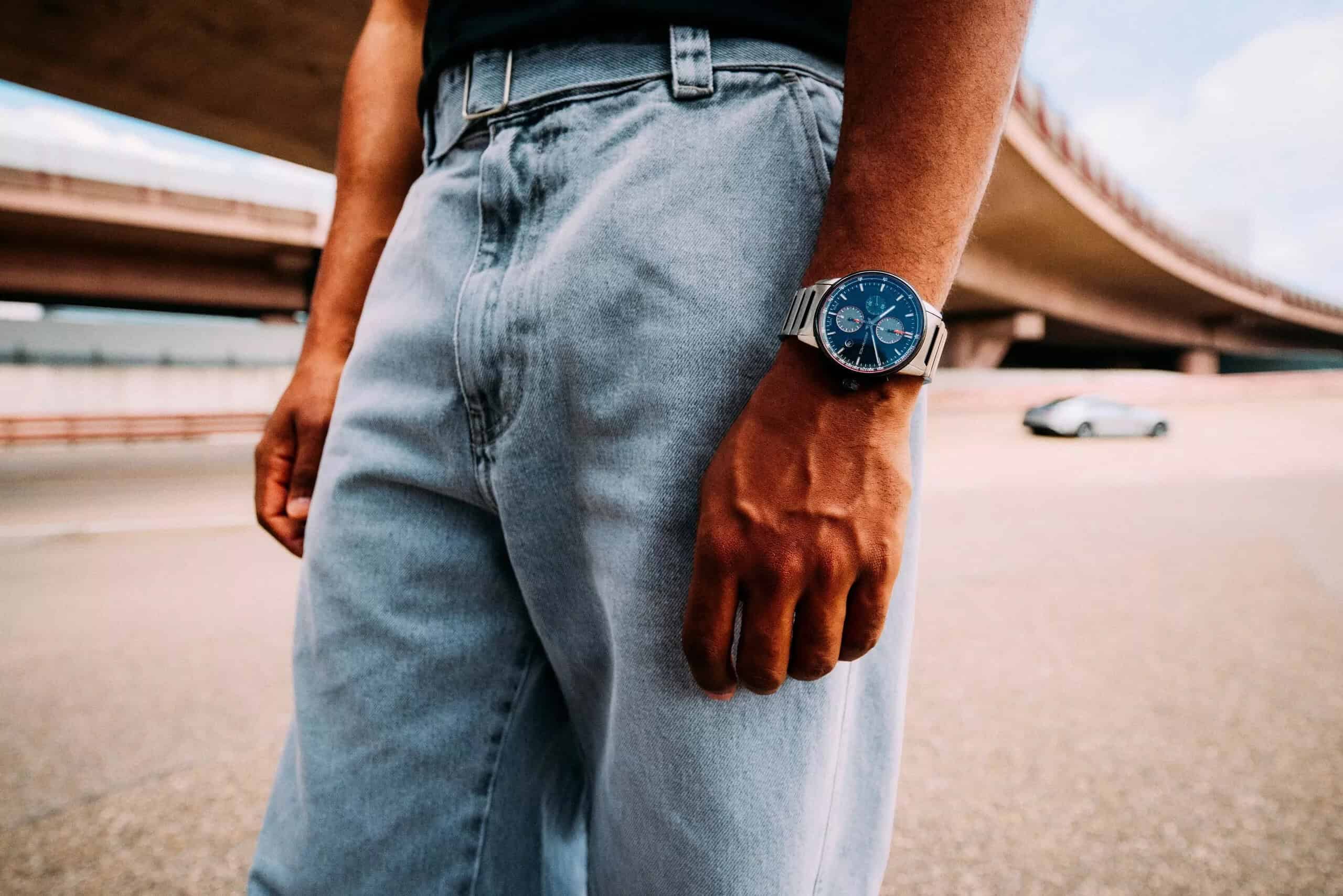 ساعة مرسيدس AMG