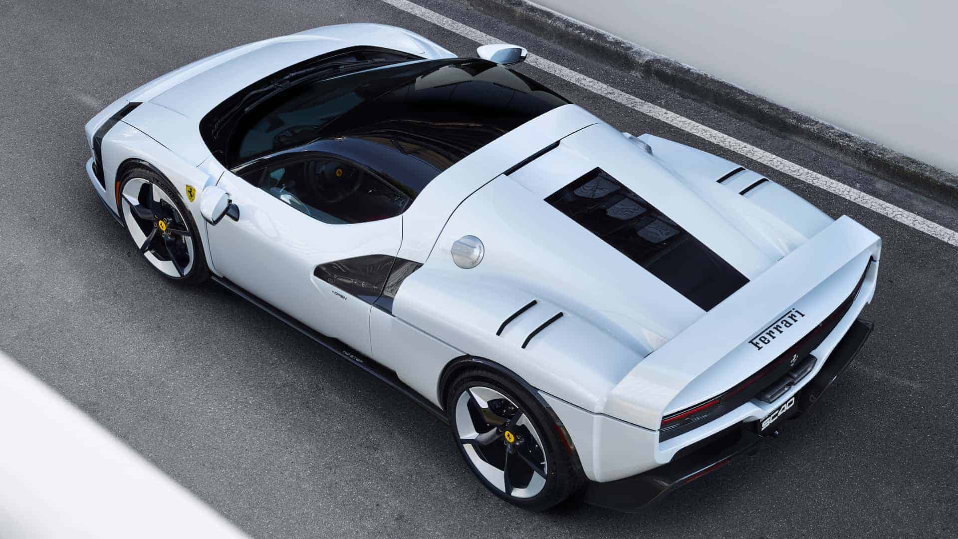 شكل سيارة فيراري SC40 جديدة